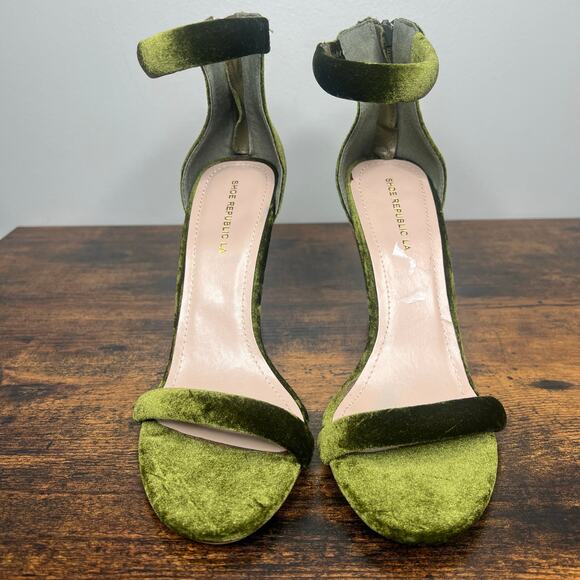 Olive Green Velvet Ankle Strap Stiletto Heels Sz 10 Holiday Event Party Cocktail - Picture 2 of 9